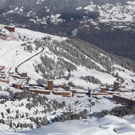 Divisible, Oriente Sud, Balcon En Etage Eleve, Au Pied Des Pistes - Fr-1-455-87